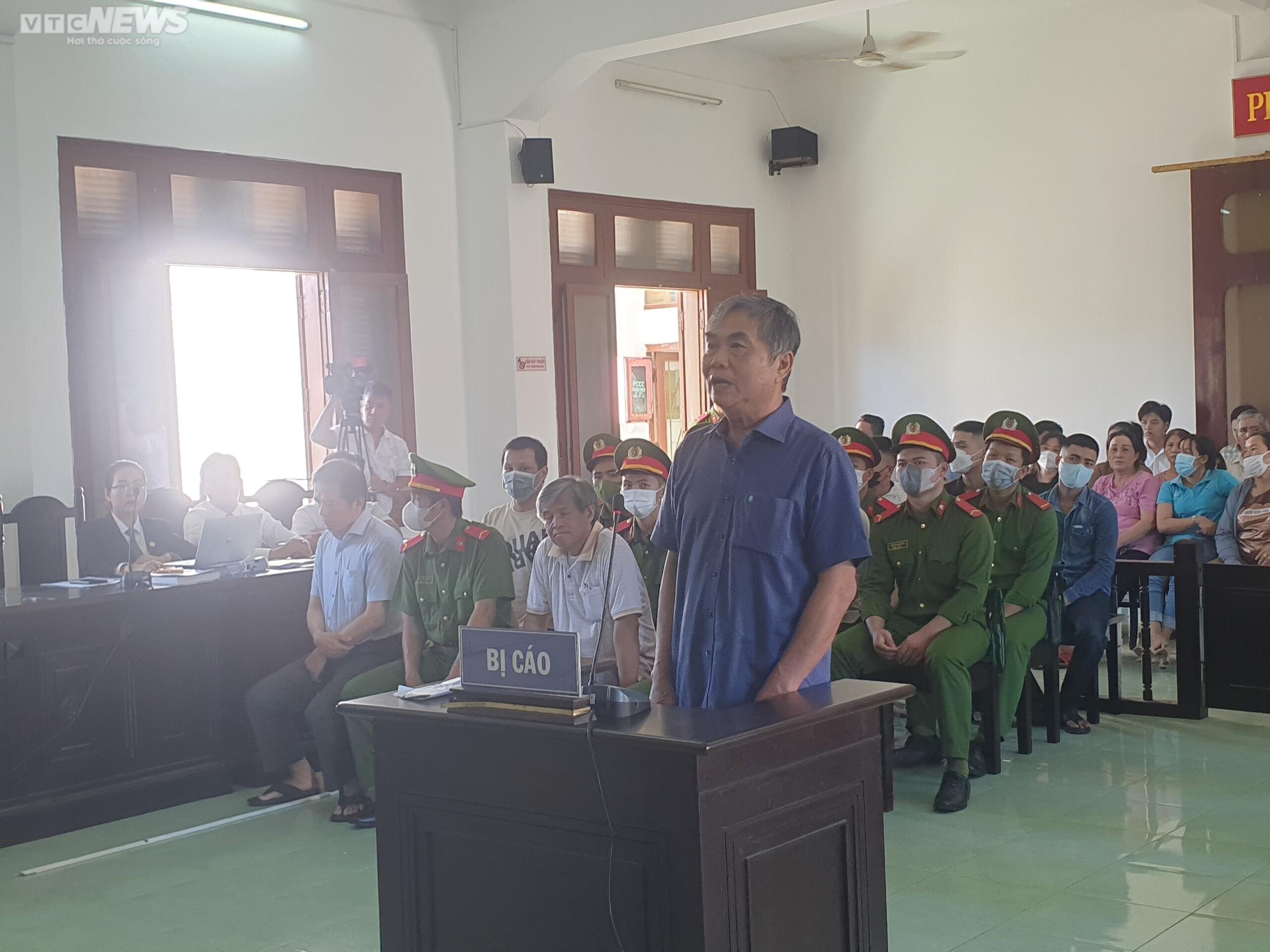 Cựu Phó Chủ tịch UBND tỉnh Phú Yên được giảm 3 năm tù giam  - 1