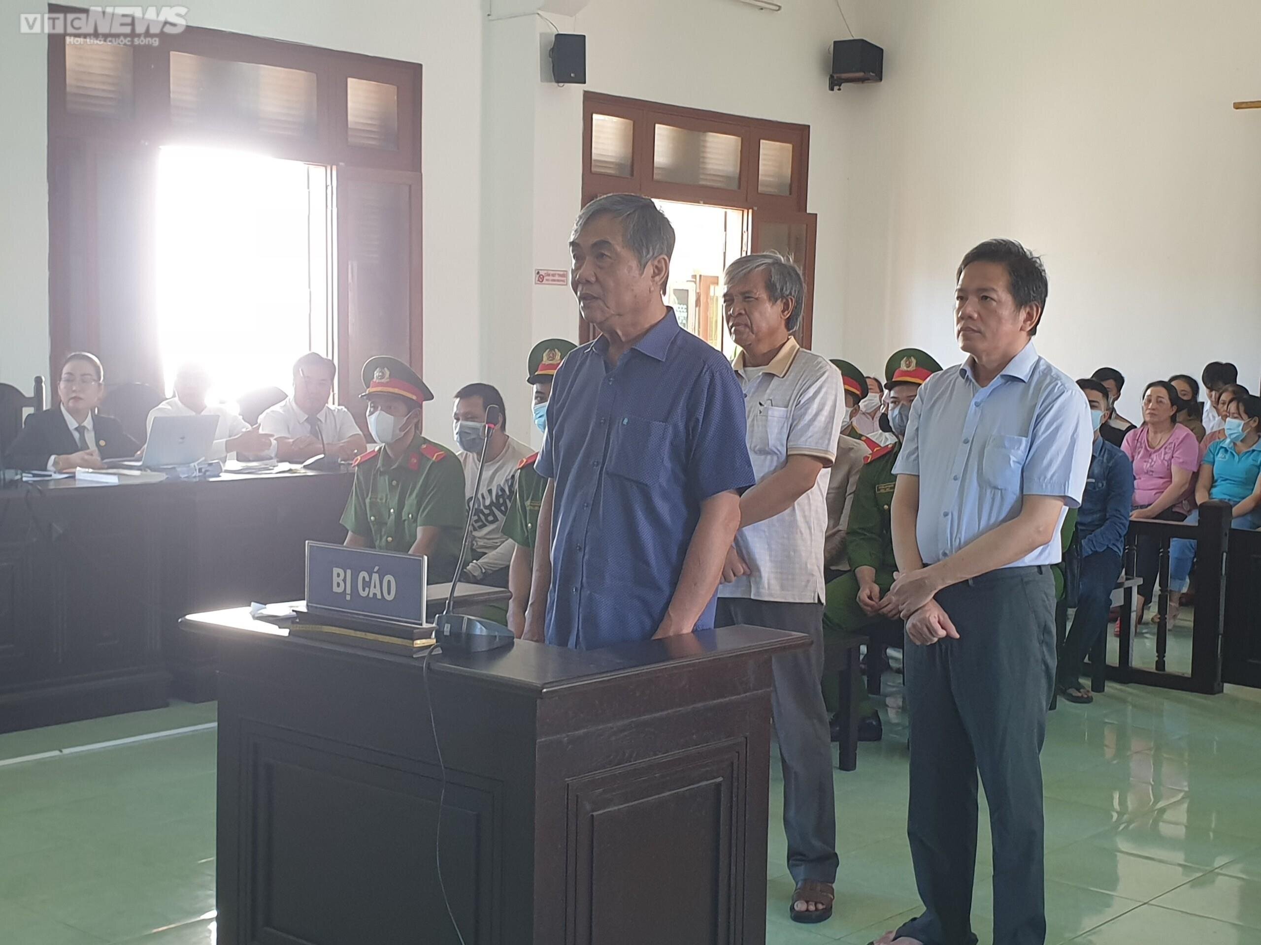 Cựu Phó Chủ tịch UBND tỉnh Phú Yên được giảm 3 năm tù giam  - 2