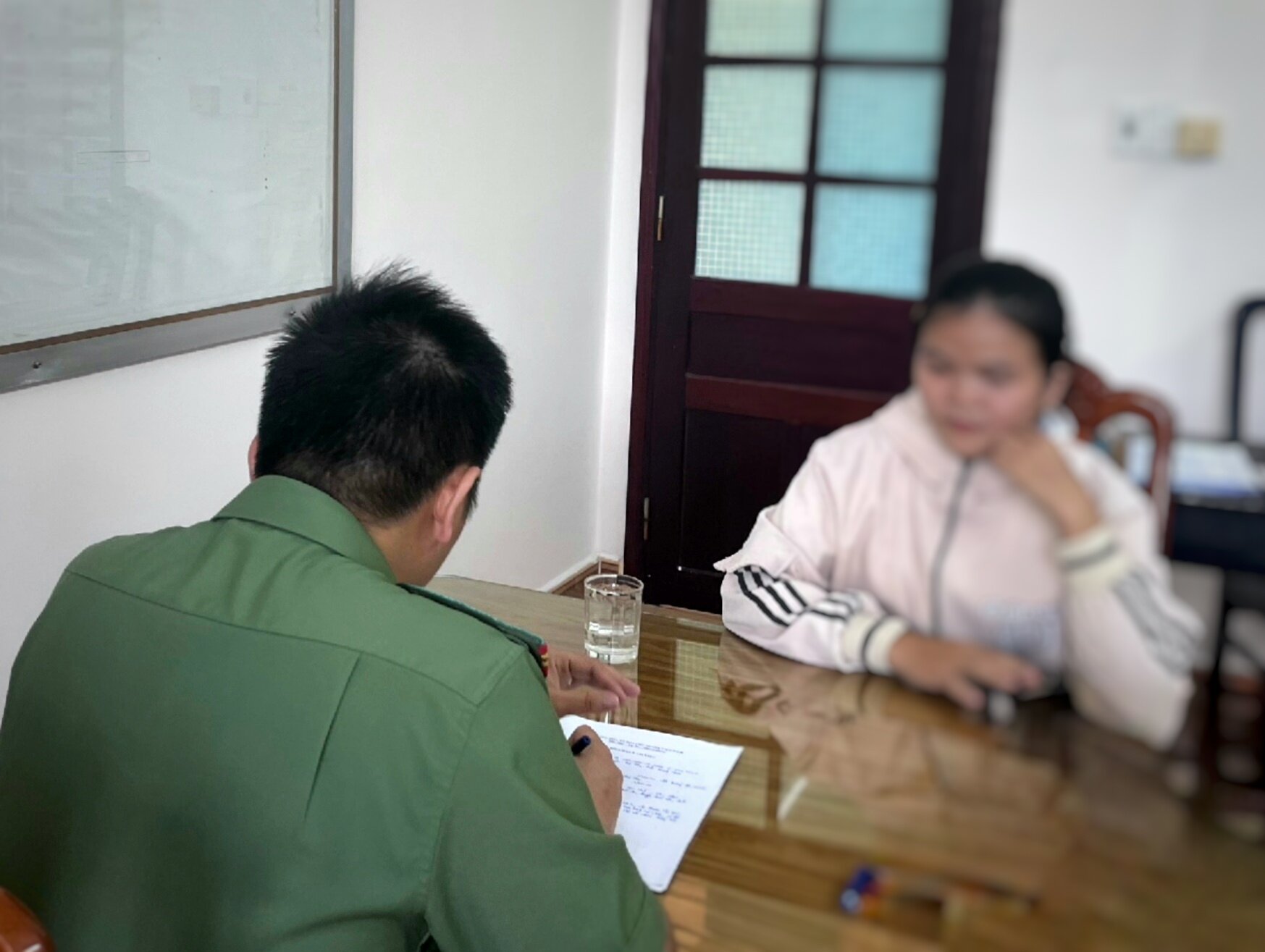 Phạt người phụ nữ bịa đặt nguyên nhân vụ tấn công trụ sở UBND xã ở Đắk Lắk - 1