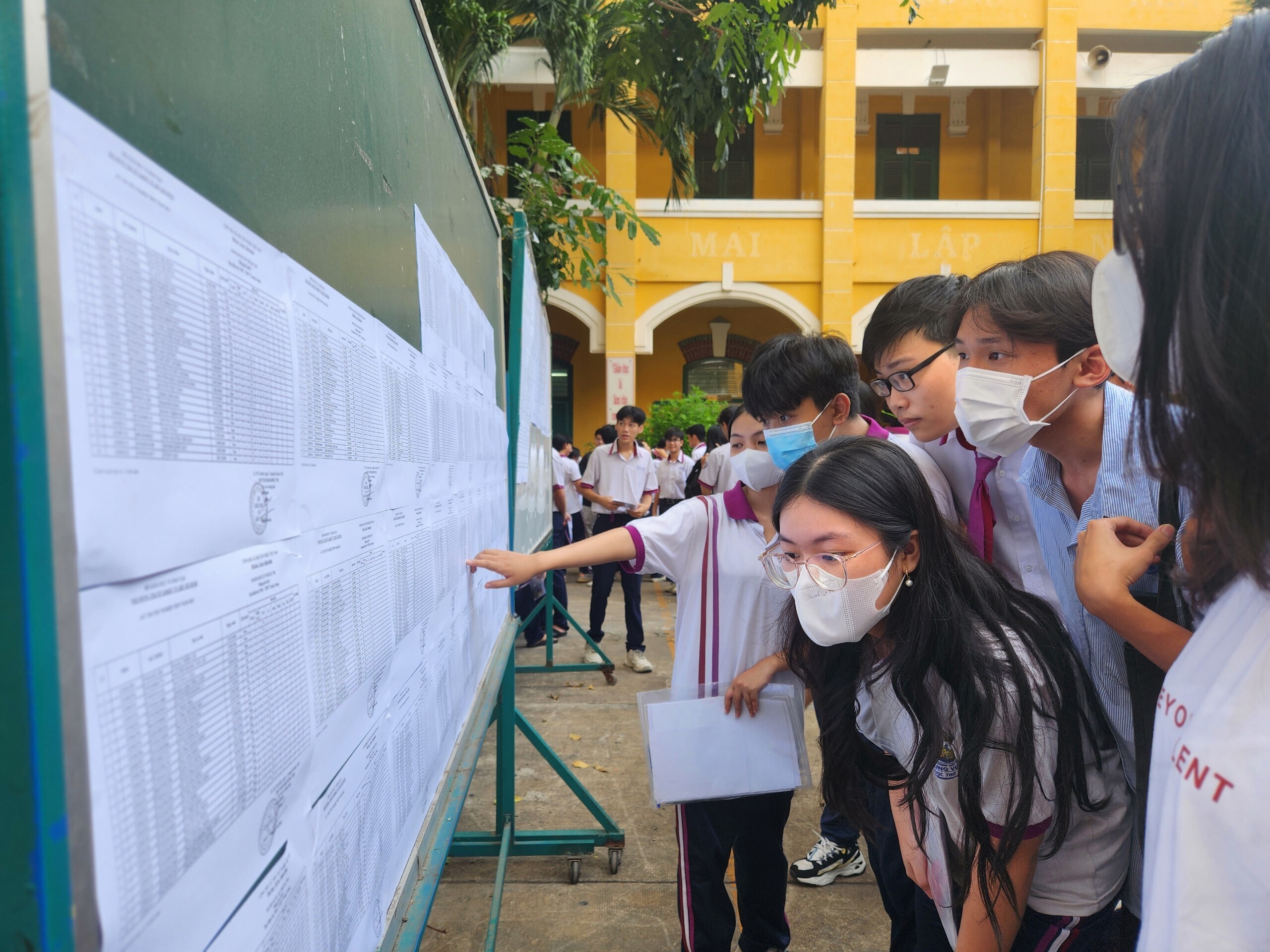 Thí sinh làm thủ tục dự thi. (Ảnh minh họa)