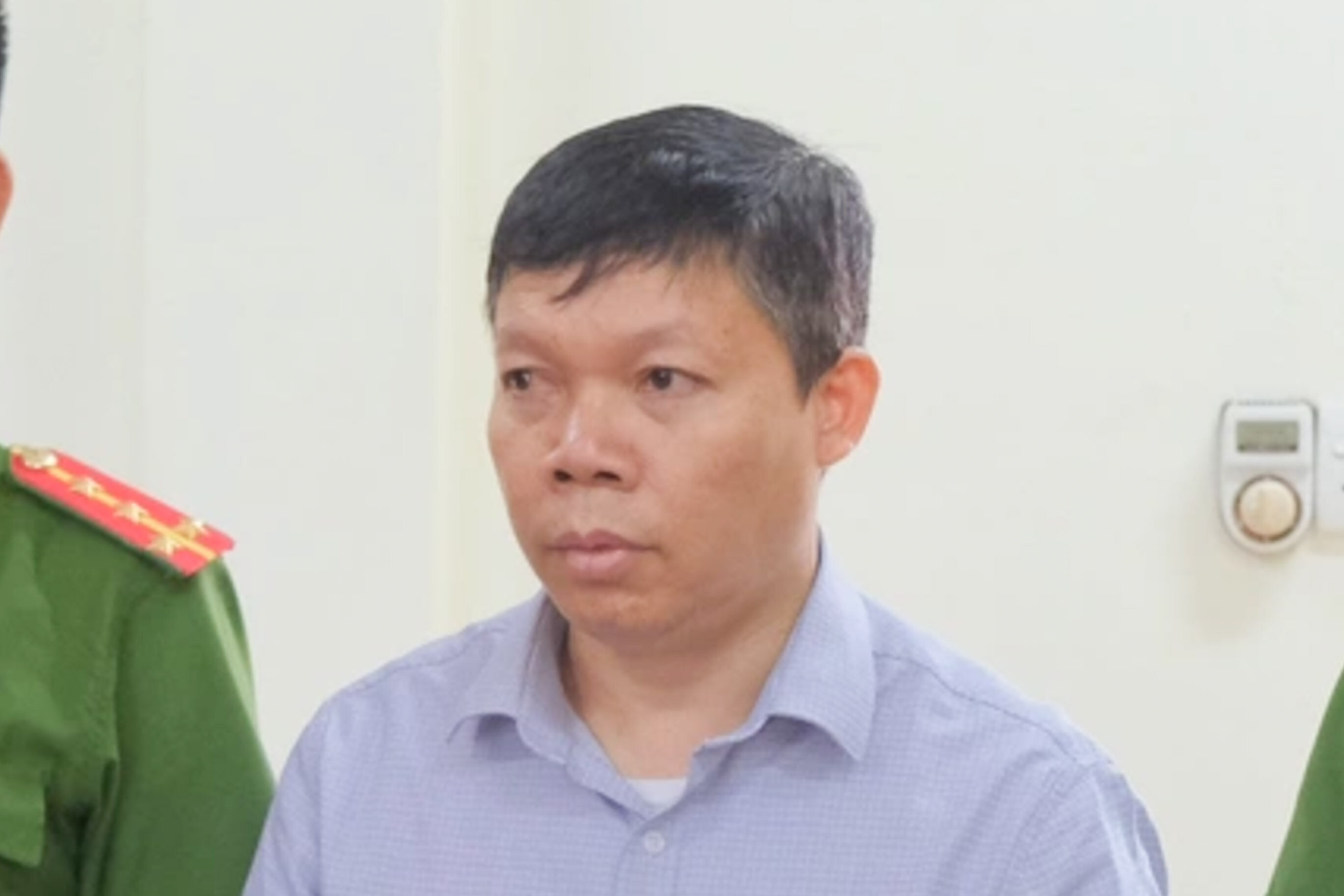 Bị can Bùi Văn Hiệp -  nguyên Chủ tịch UBND phường Sông Bằng. (Ảnh: CACC)