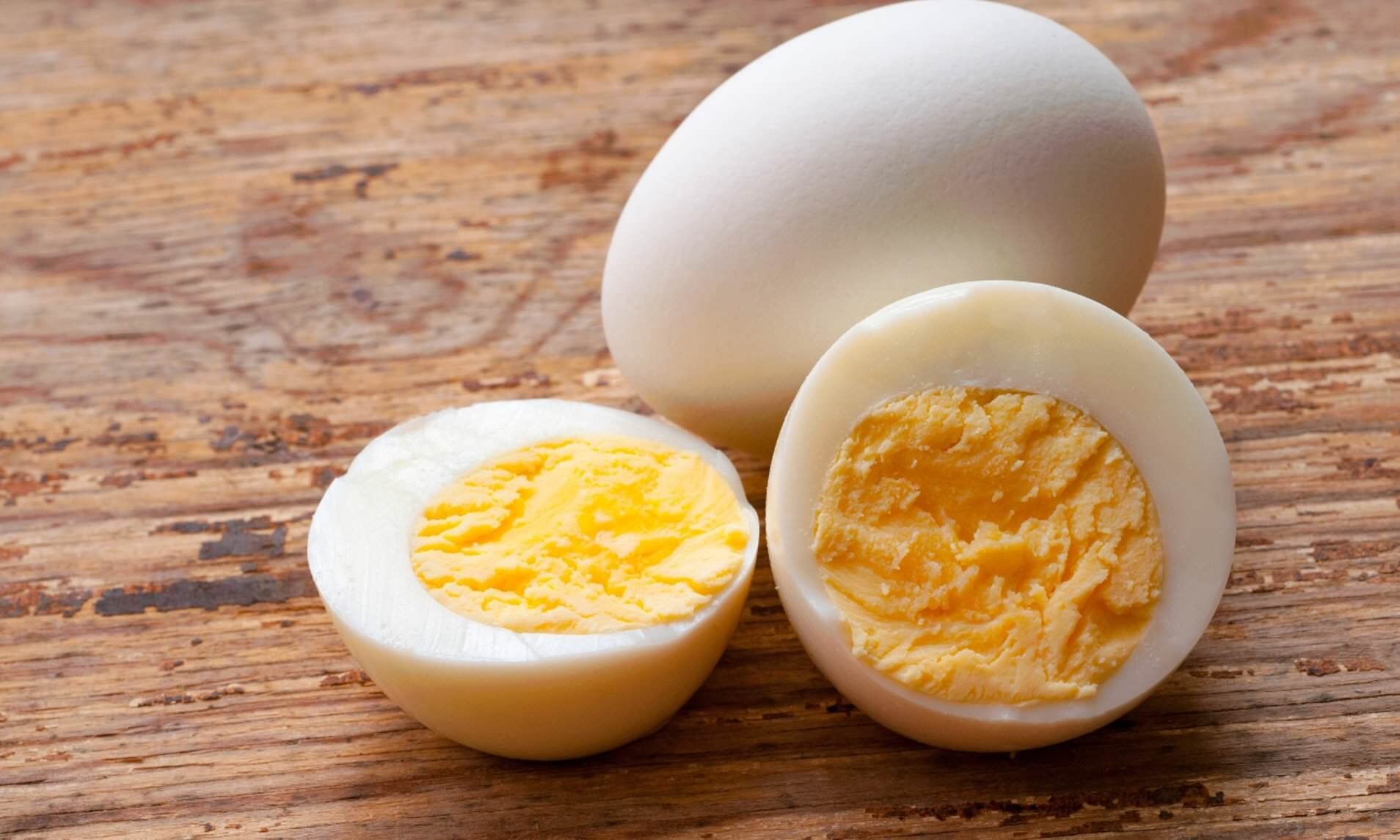 Ăn trứng ở mức độ vừa phải - 1 quả mỗi ngày - không gây hại cho tim mạch như lời đồn (Ảnh: Shutterstock)