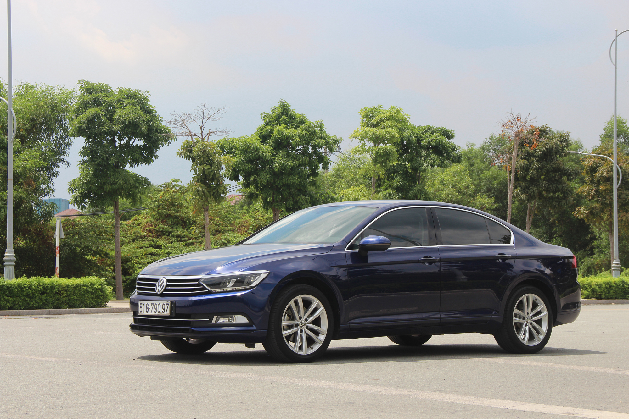 Volkswagen Passat là một mẫu sedan hiện đại, thanh lịch. (Ảnh: Volkswagen Việt Nam)