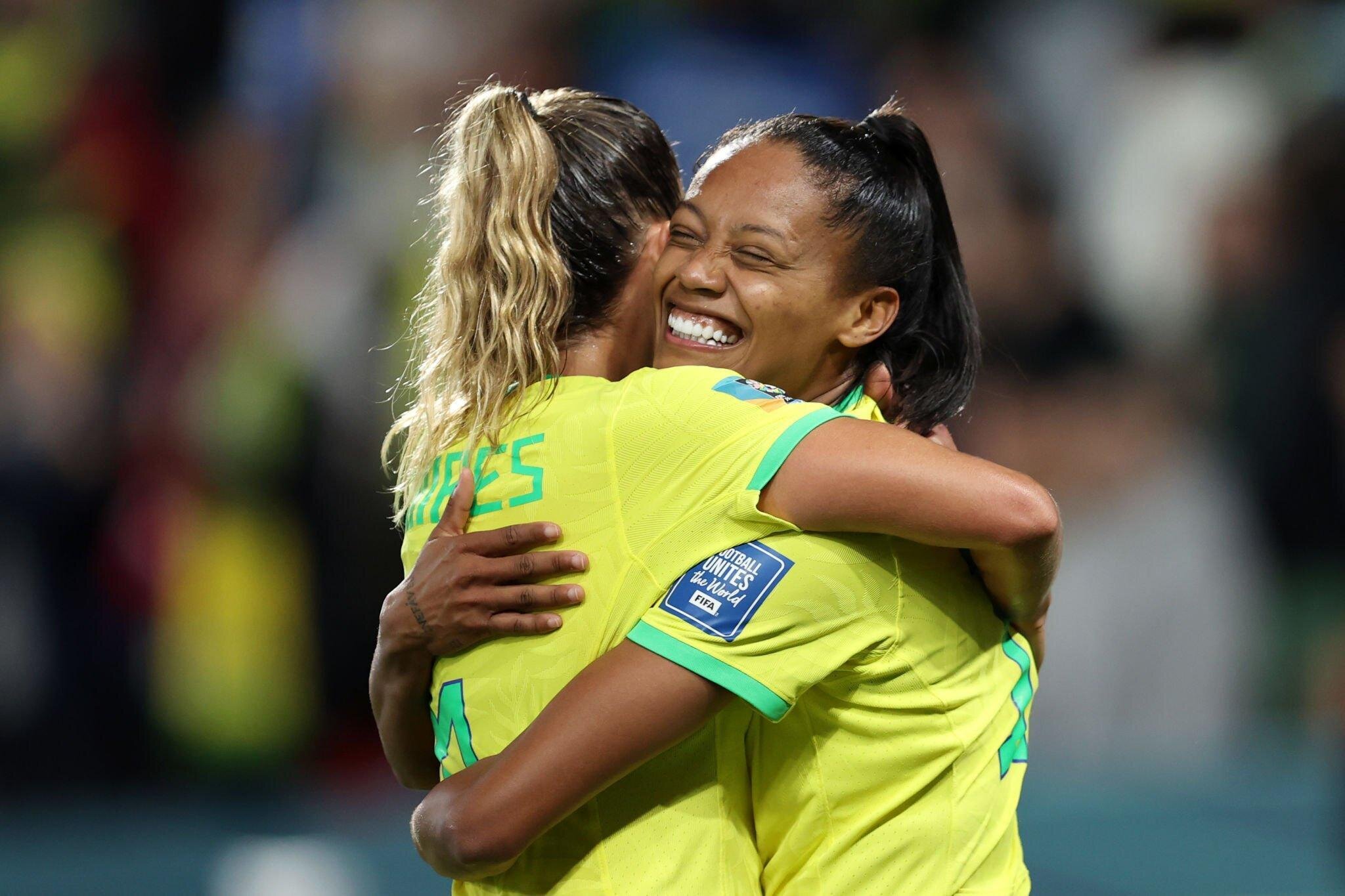 Đội tuyển nữ Brazil chạm trán Pháp.