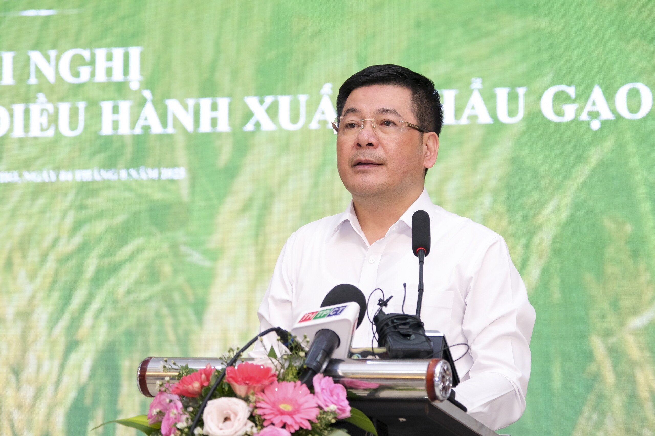 Bộ trưởng Nguyễn Hồng Diên nhấn mạnh cần tranh thủ xuất khẩu gạo nhưng vẫn đảm bảo an ninh lương thực quốc gia.
