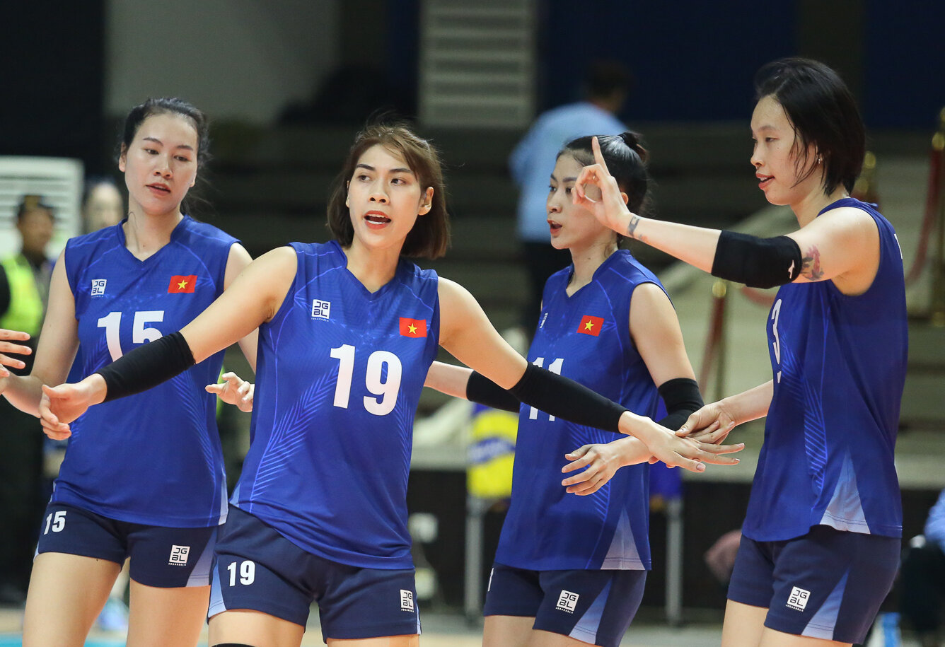 Đội tuyển bóng chuyền nữ Việt Nam thắng dễ Uzbekistan.
