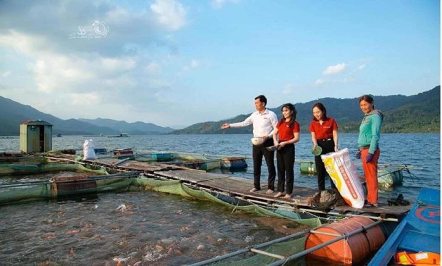 Các địa phương cần tháo gỡ các vướng mắc khó khăn và đơn giản hoá thủ tục hành chính về đăng ký nuôi trồng thuỷ sản lồng bè. (Ảnh: PV/Vietnam+)