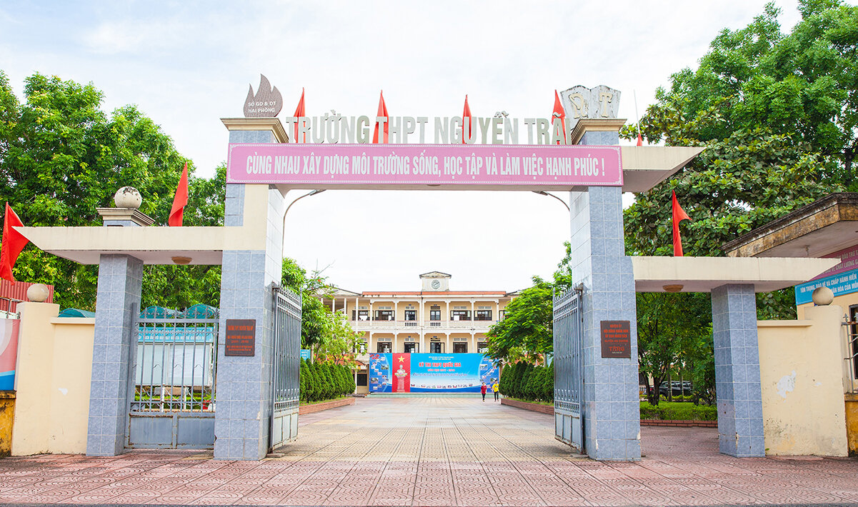 Trường THPT Nguyễn Trãi (huyện An Dương, Hải Phòng) nơi trước đó bị cáo Nguyễn Thị Phương Hoa và Nguyễn Thị Dung làm việc. (Ảnh: Facebook Trường THPT Nguyễn Trãi)