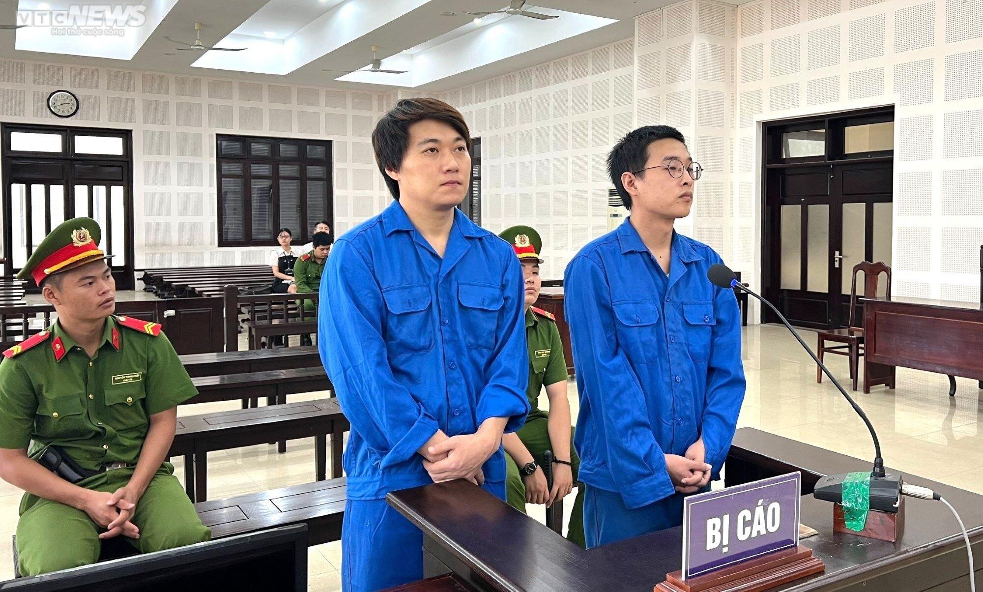 Lee Eul Soo và Yang Yong Hee tại phiên xét xử.