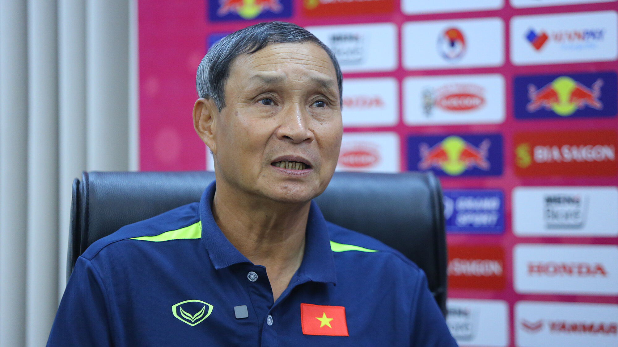 HLV Mai Đức Chung từng lo đội tuyển nữ Việt Nam sẽ vỡ trận.