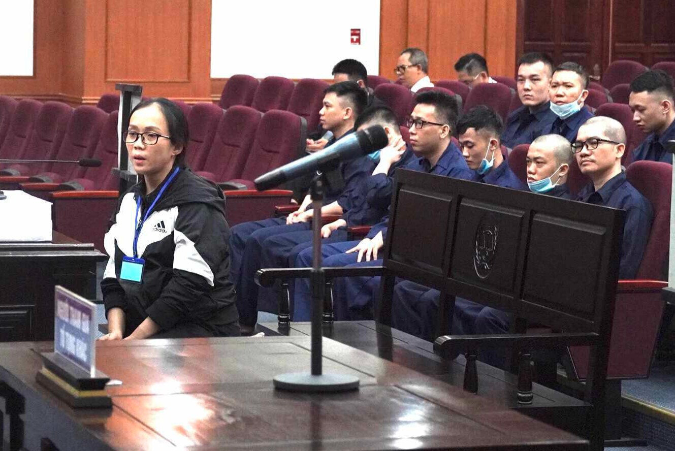 Võ Thị Thanh Mai và các bị cáo tại phiên phúc thẩm.