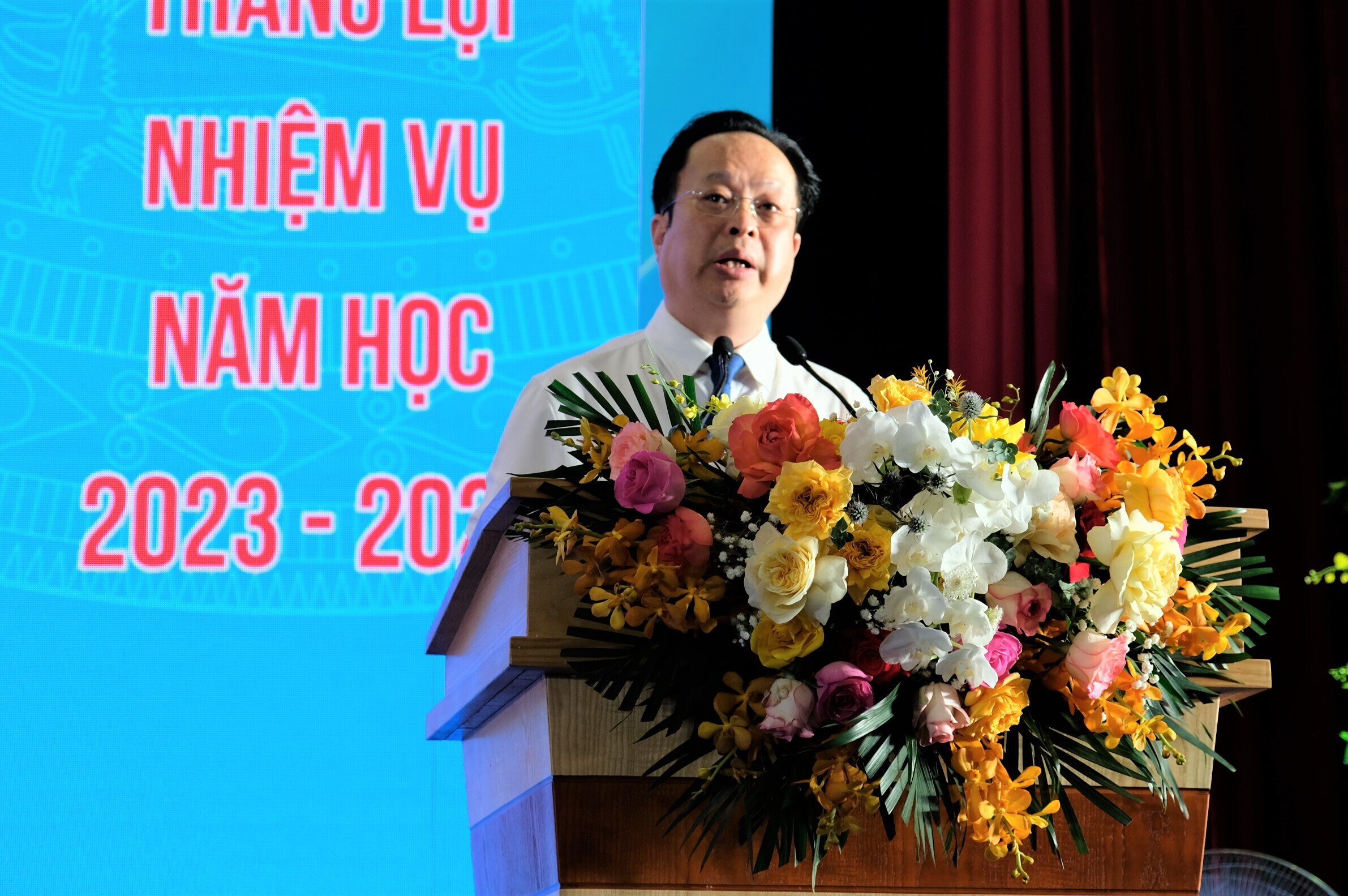 Ông Trần Thế Cương, Giám đốc Sở GD&ĐT Hà Nội phát biểu tại Hội nghị sáng 16/8. (Ảnh: Khánh Sơn)