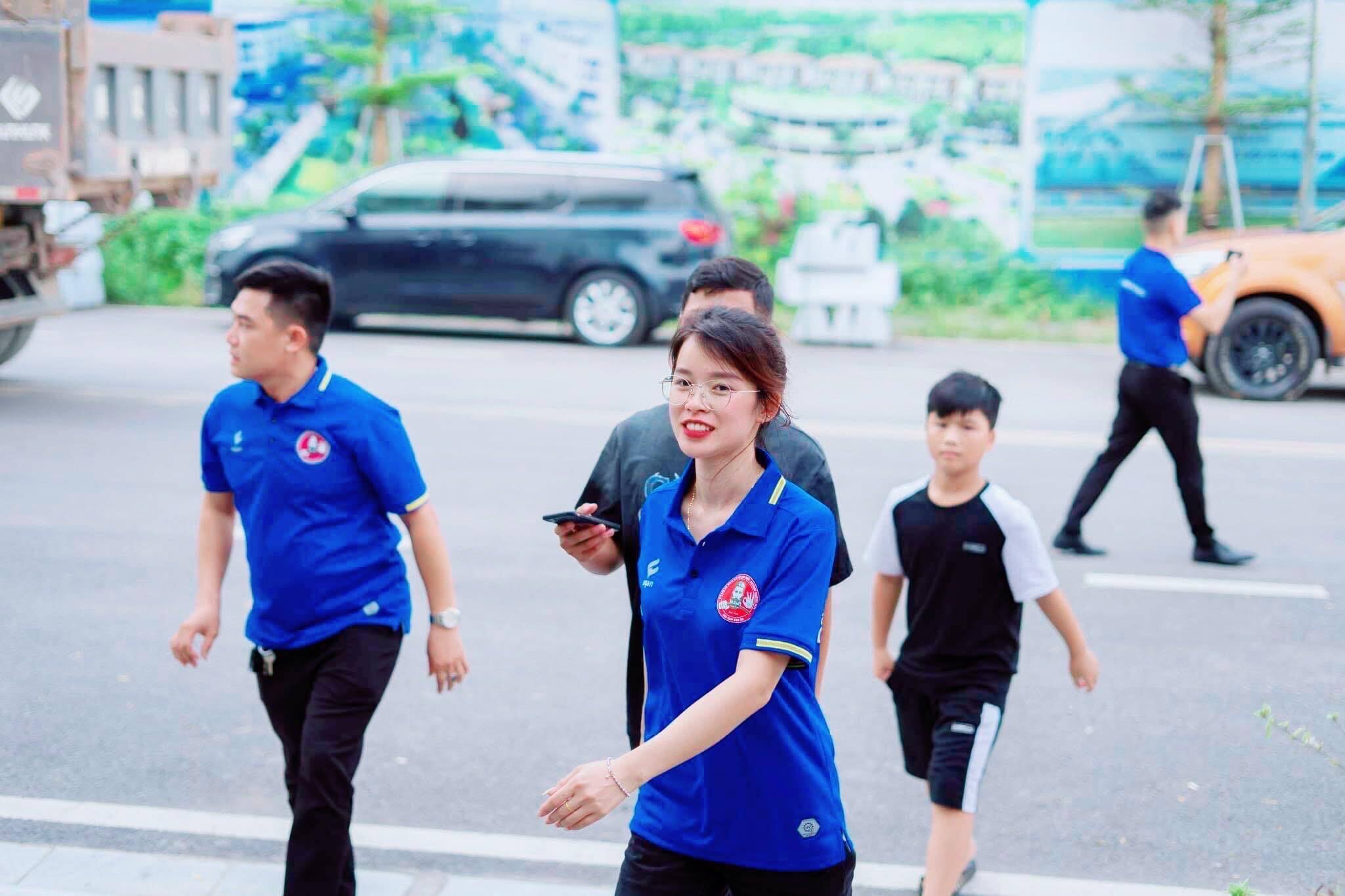 Cô nàng nổi bật trong buổi offline các thành viên hội tài xế tại Thái Nguyên.