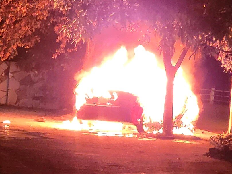 Chiếc xe bị Cường đốt cháy