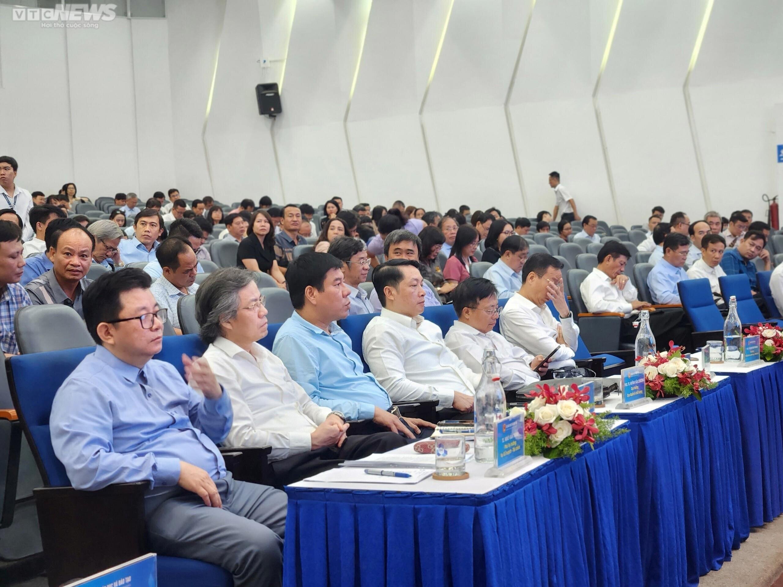 Đại biểu tham dự Hội nghị tổng kết năm học 2022 - 2023.