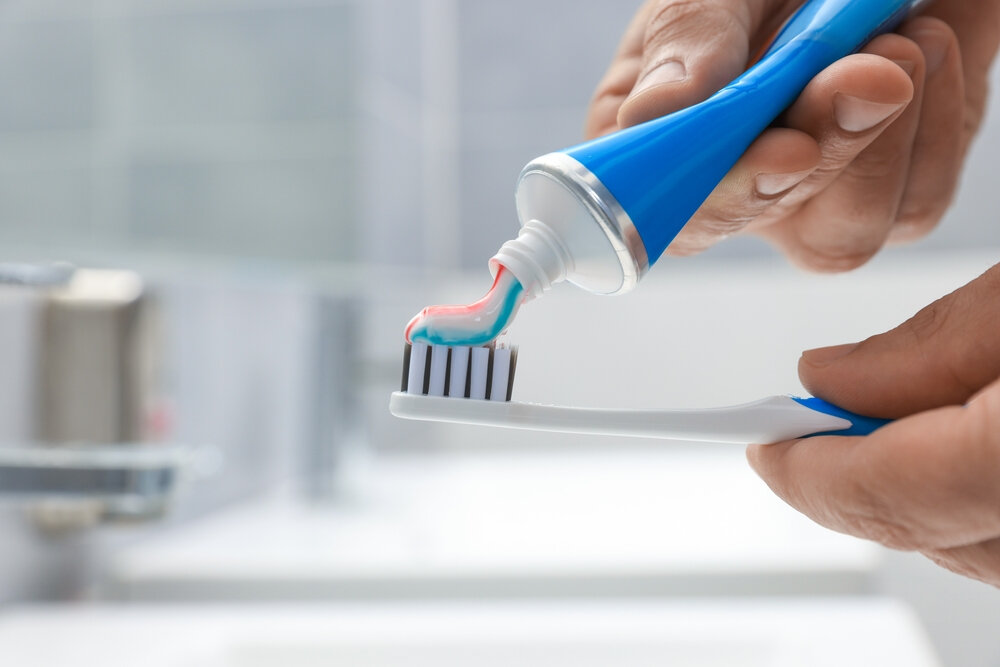 Không phải ai cũng biết cách chọn kem đánh răng phù hợp. (Ảnh: Shutterstock)