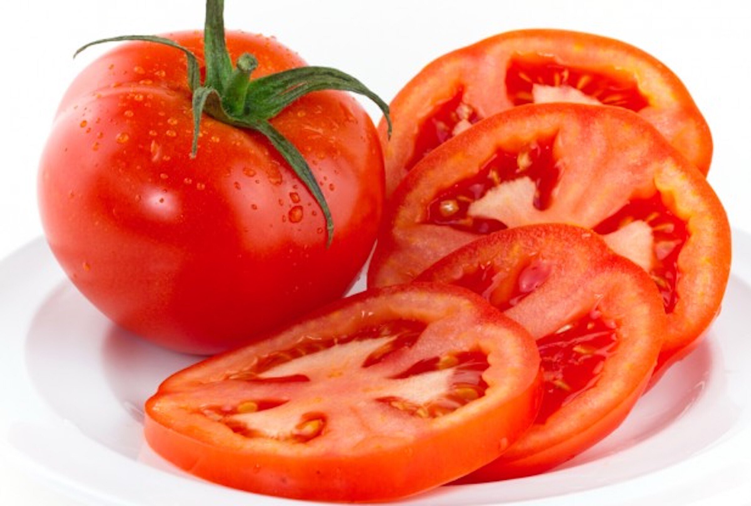 Có nên bỏ hạt và vỏ cà chua khi chế biến? (Ảnh minh hoạ)