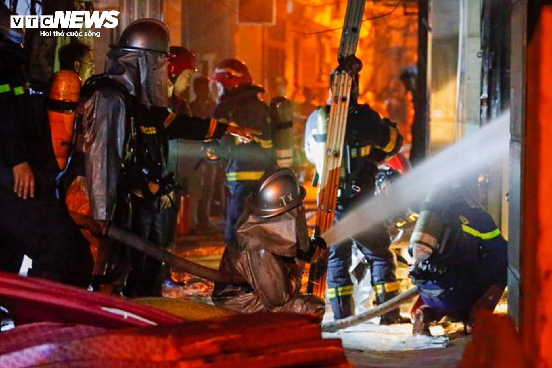 Vụ cháy chung cư mini làm 56 người thiệt mạng.
