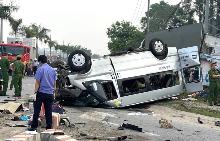 Vụ tai nạn giao thông đặc biệt nghiêm trọng xảy ra tại Núi Thành (Quảng Nam) do tài xế chạy quá tốc độ quy định.