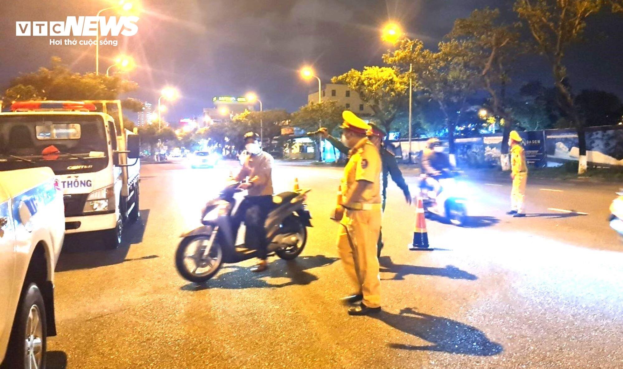 Lực lượng Cảnh sát giao thông Công an Đà Nẵng tuần tra, kiểm soát giao thông.