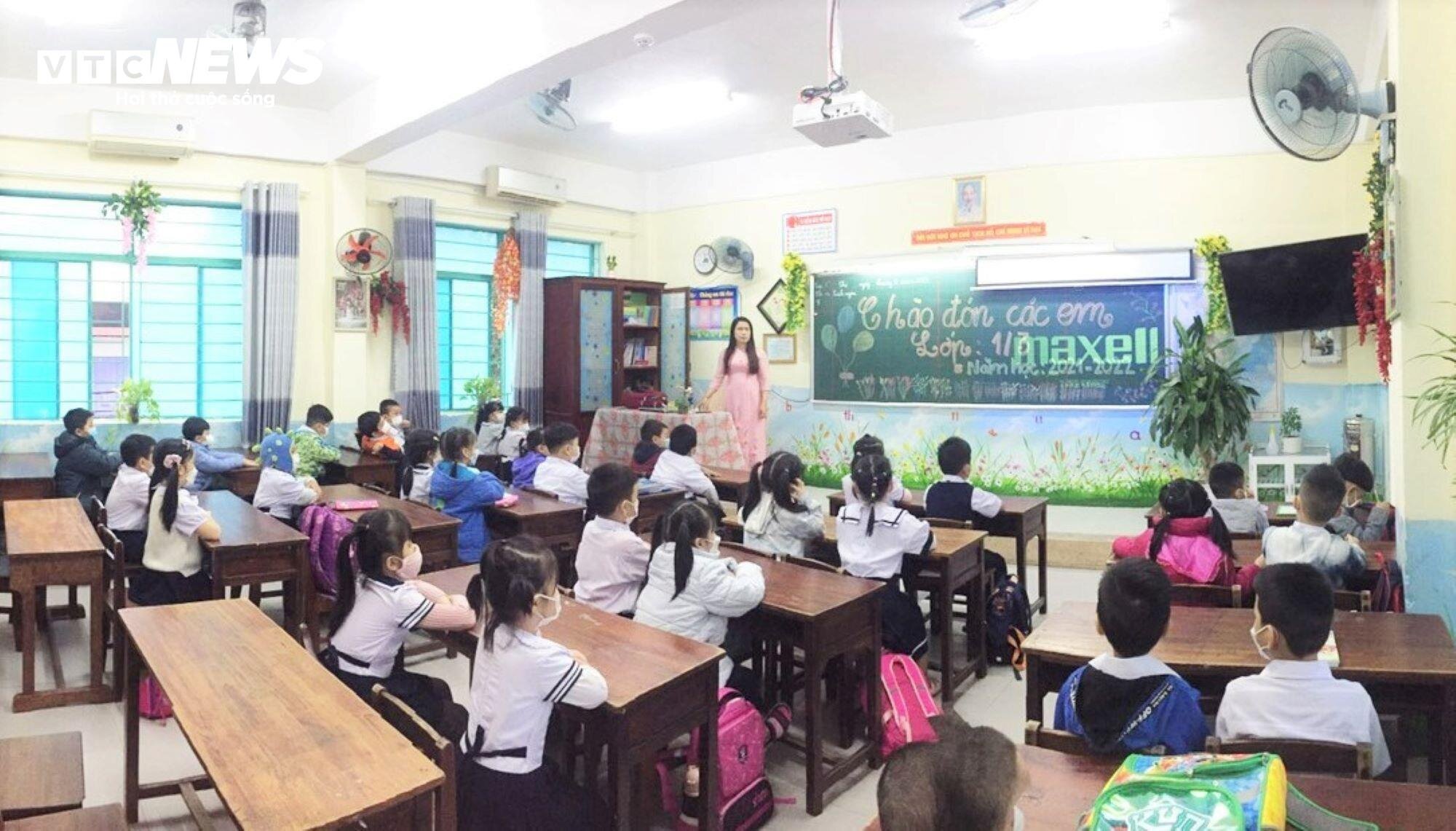 Sở GD-ĐT Đà Nẵng khẳng định các trường tiểu học tổ chức dạy và học tiếng Anh với giáo viên người nước ngoài là tự nguyện, không ép buộc phụ huynh phải đăng ký.