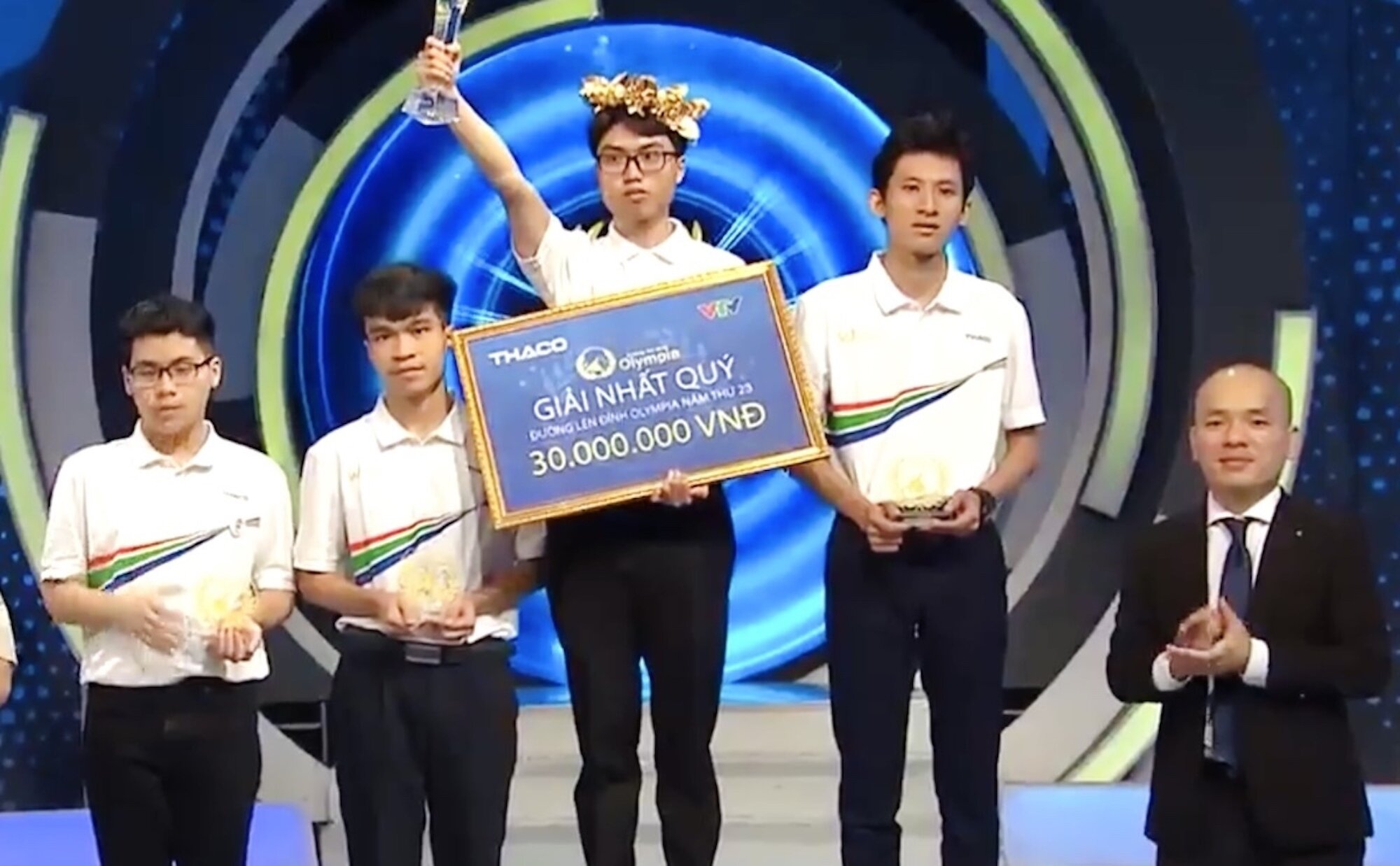 Nguyễn Trọng Thành giành vòng nguyệt quế, mang cầu truyền hình thứ tư trận chung kết năm Đường lên đỉnh Olympia về Hải Phòng.