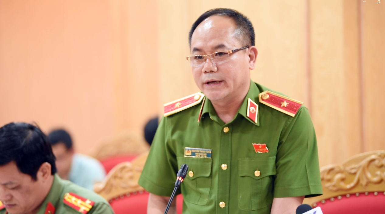 Thiếu tướng Nguyễn Thanh Tùng, Phó Giám đốc Công an TP Hà Nội trả lời tại họp báo.