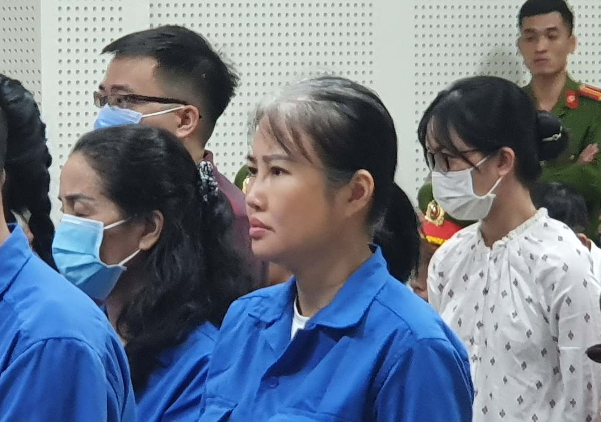 Bị cáo Hoàng Thị Thuý Nga tại toà. (Ảnh: C.K)