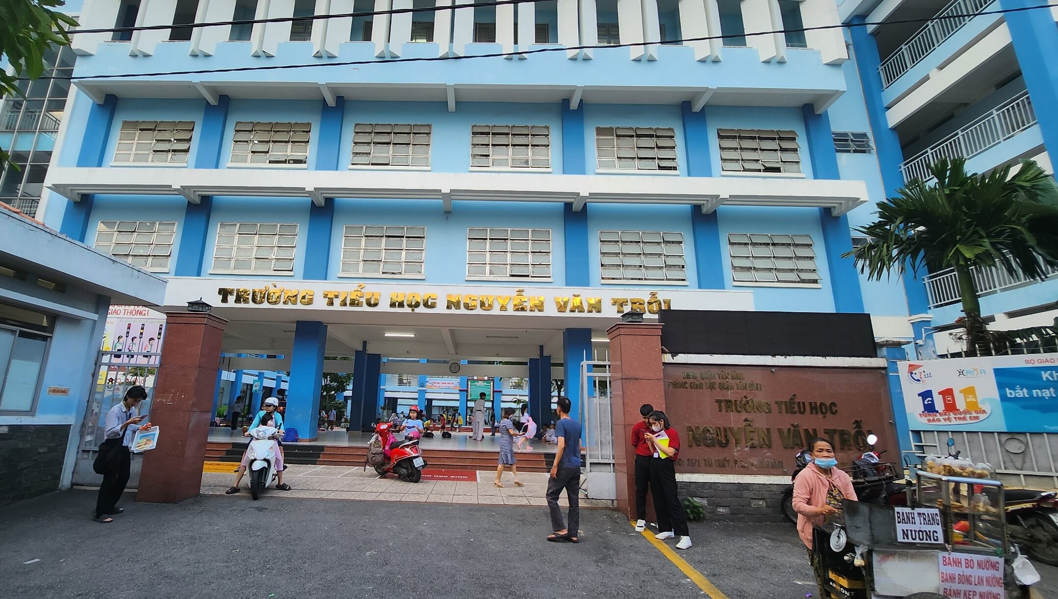 Trường Tiểu học Nguyễn Văn Trỗi (quận Tân Bình, TP.HCM), nơi xảy ra sự việc.