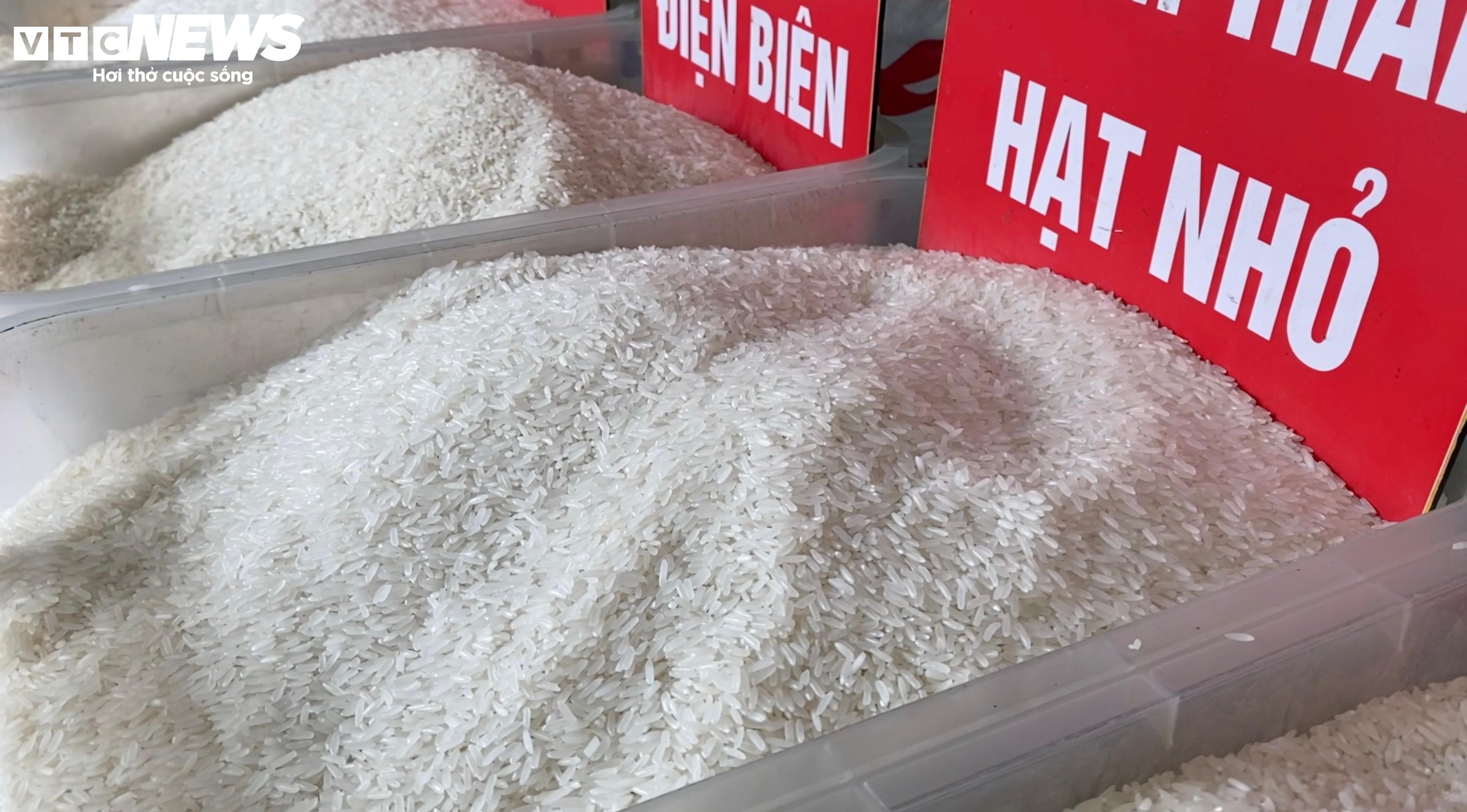 Anh Thịnh cho rằng, giá gạo xuất khẩu tăng khiến giá gạo bán lẻ tăng theo. Nếu gạo xuất khẩu hạ giá, giá gạo trong nước cũng sẽ nhanh chóng giảm.