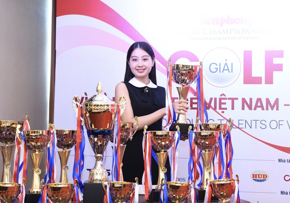 Tiền Phong Golf Championship 2023 quy tụ 160 vận động viên, trong đó có những tuyển thủ quốc gia và các golfer hàng đầu Việt Nam tranh tài.