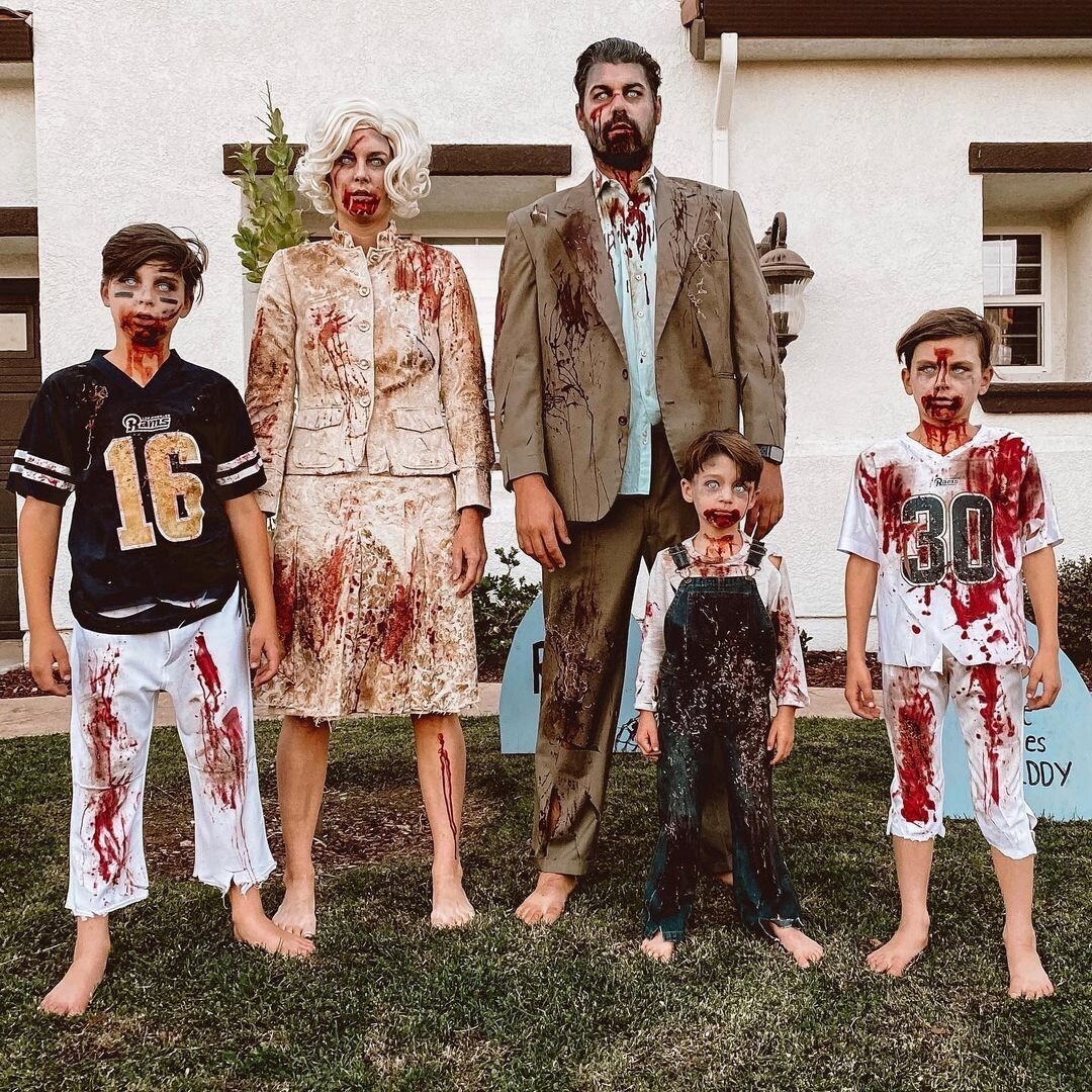 Cả gia đình hóa trang thành zombie. (Ảnh: Countryliving)