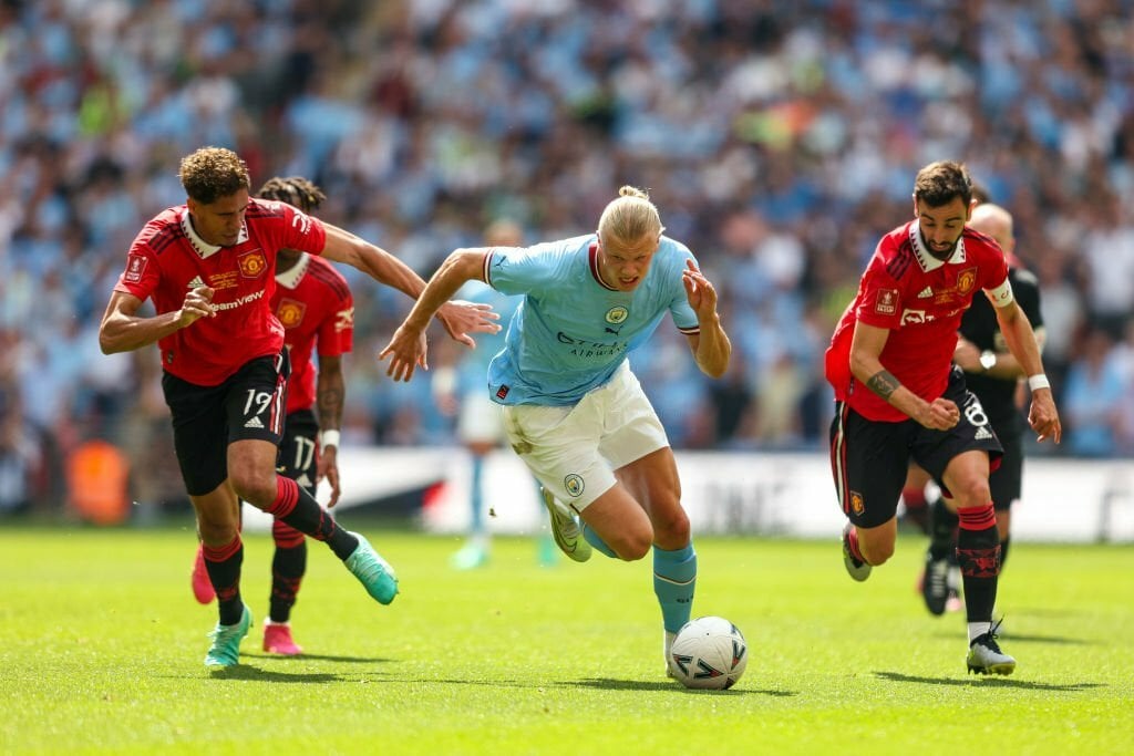 Man Utd tiếp Man City trên sân nhà Old Trafford.