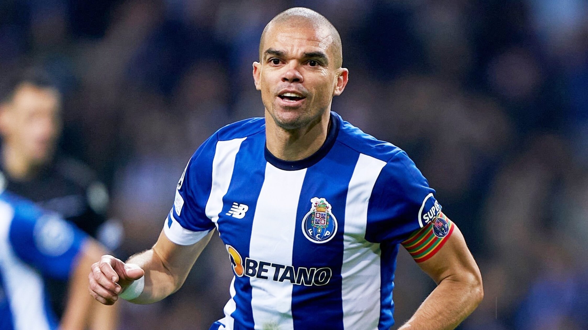 Pepe thiết lập 2 cột mốc kỷ lục ở Champions League.