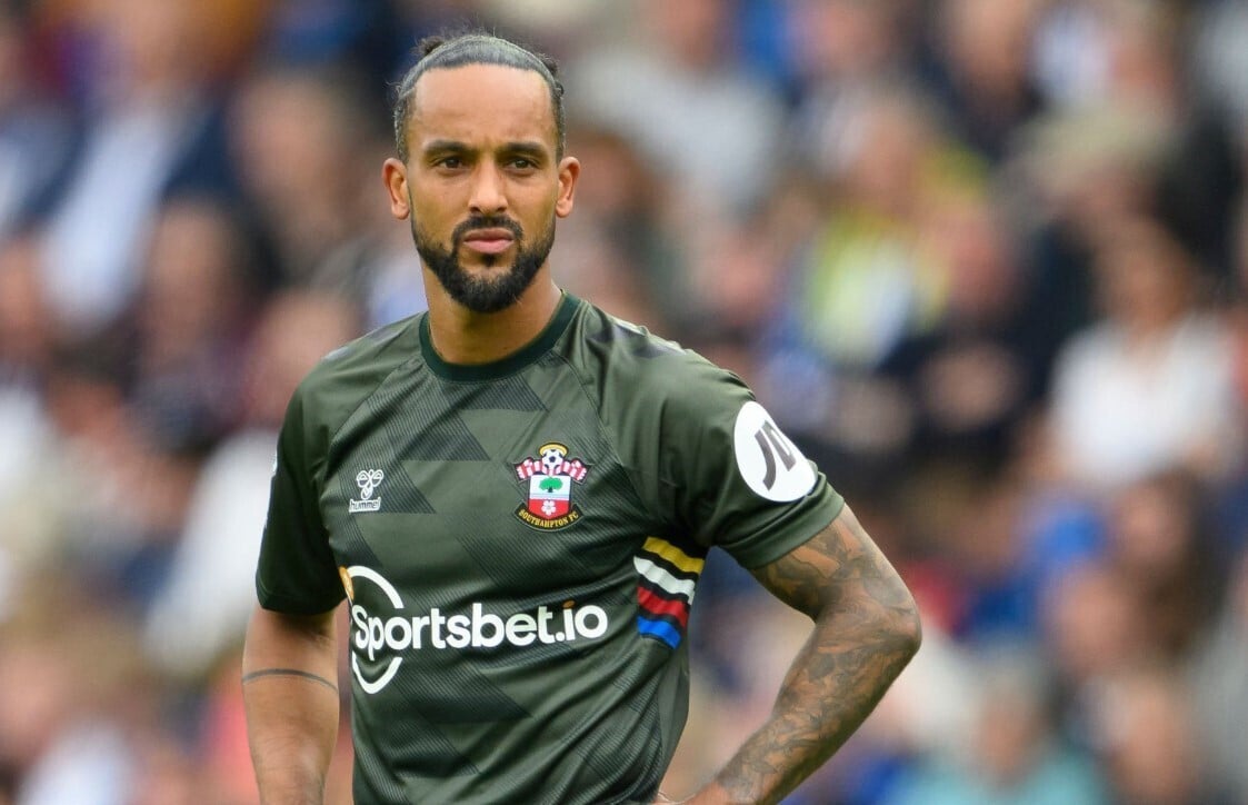 Tiền vệ Theo Walcott: Cầu thủ người Anh cũng hết cảm hứng thi đấu, sau khi rời Southampton dưới dạng tự do. Giờ đây, Walcott cũng đang theo đuổi con đường trở thành tay golf chuyên nghiệp.