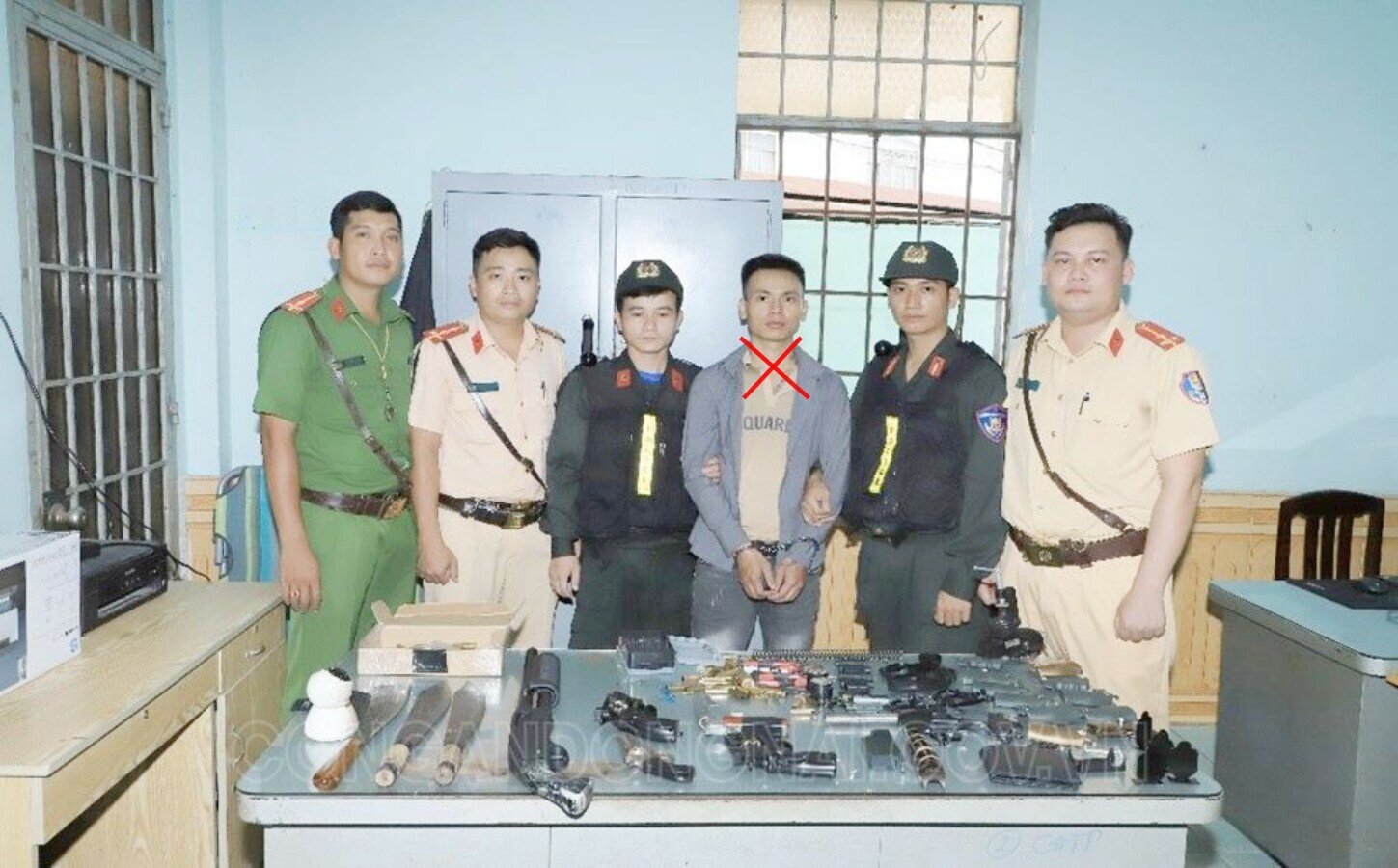 Phan Phú Cường cùng vật chứng liên quan bị Tổ 161 Công an tỉnh Đồng Nai phát hiện bắt giữ.
