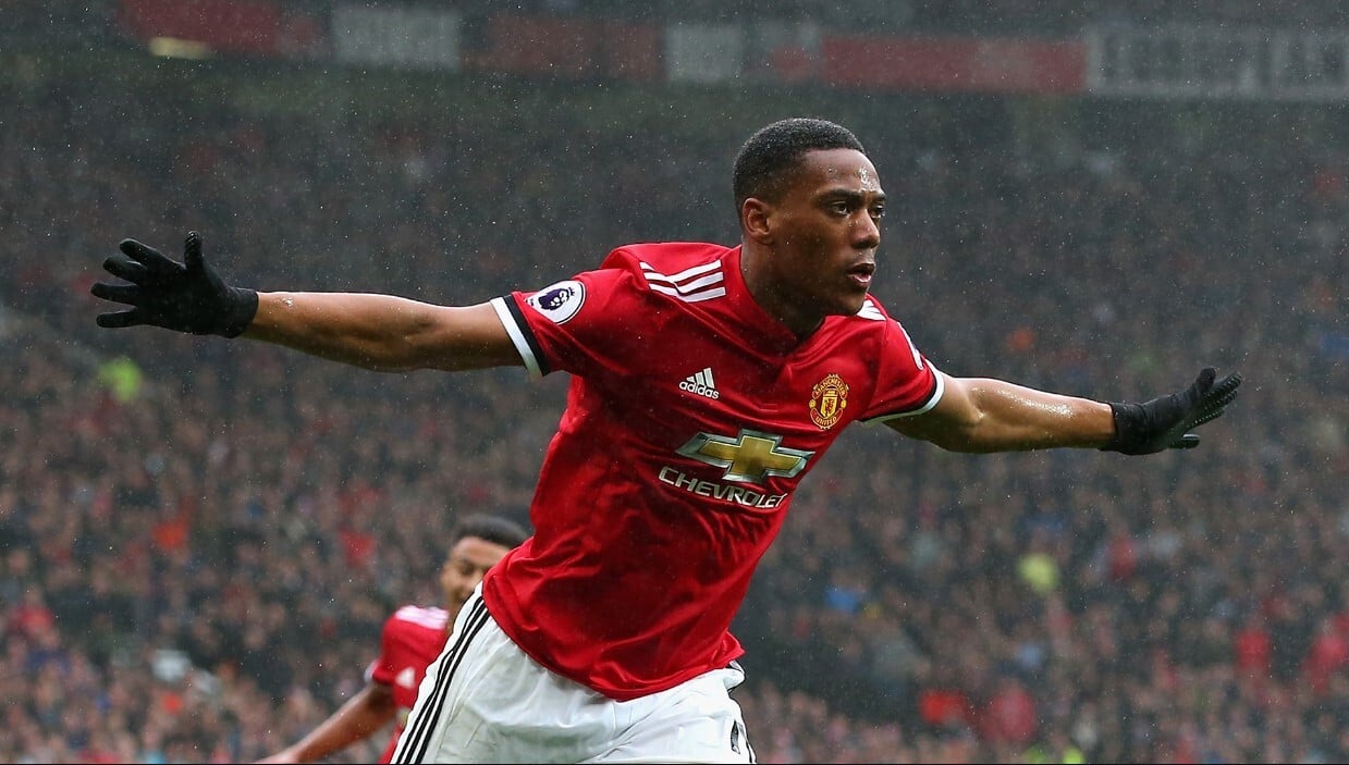 Anthony Martial (Monaco sang Man Utd - 60 triệu euro): Martial khởi đầu đáng kỳ vọng ở Man Utd. Tuy nhiên, đã 8 năm trôi qua, Martial vẫn giậm chân tại chỗ, thậm chí còn thụt lùi do chấn thương. Ngoài Martial, kỳ chuyển nhượng 2015/16 của Man Utd thực sự là thảm họa những tân binh còn lại như Morgan Schneiderlin, Memphis Depay, Matteo Darmian, Bastian Schweinsteiger đều là thương vụ thất bại về chuyên môn.