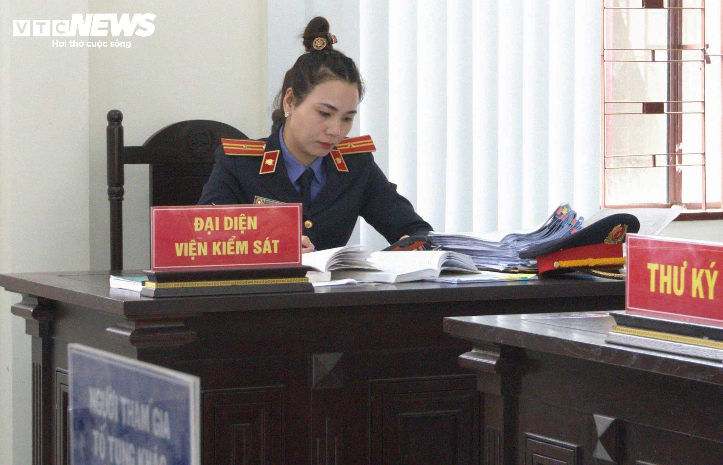 Bà Ngô Thị Ka Ly - Đại diện Viện KSND TP Bảo Lộc được phân công thực hiện quyền công tố, kiểm sát xét sử sơ thẩm.