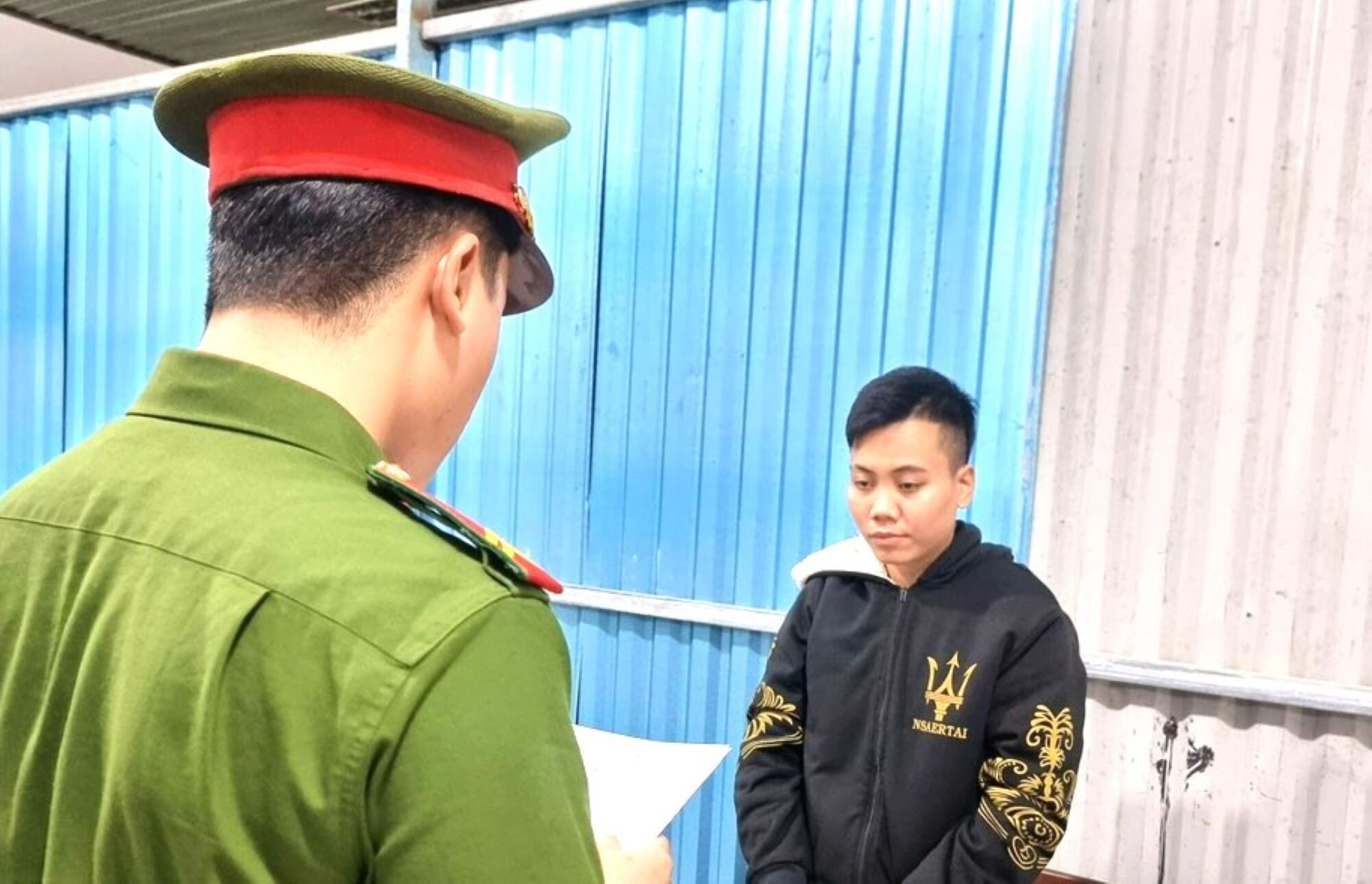 Cơ quan công an công bố lệnh bắt Nguyễn Thị Kim Chi.