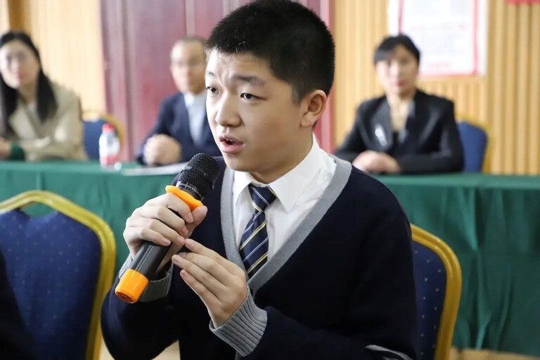 Trương Kiệt Minh, 14 tuổi, được tuyển thẳng học thạc sĩ tại Đại học Giao thông Tây An. (Ảnh: Baidu)