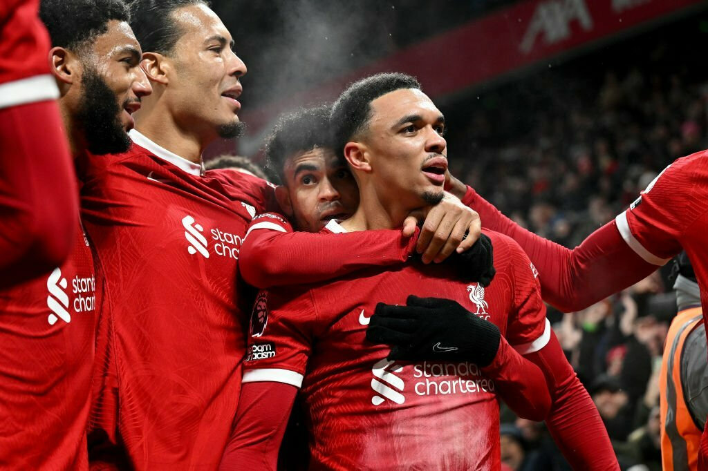 Alexander-Arnold đóng vai người hùng của Liverpool. (Ảnh: Getty)