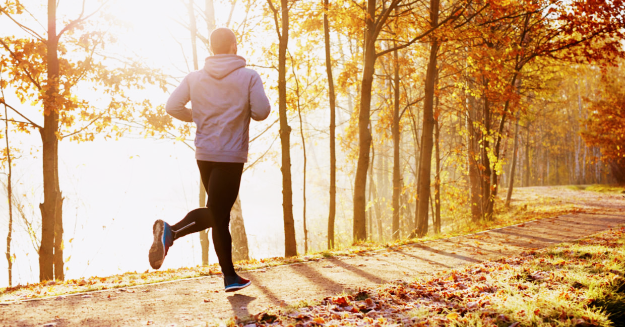 Việc dậy sớm có thể cải thiện sức khỏe thể chất và tinh thần của bạn một cách tự nhiên. (Ảnh: Shutterstock.com)