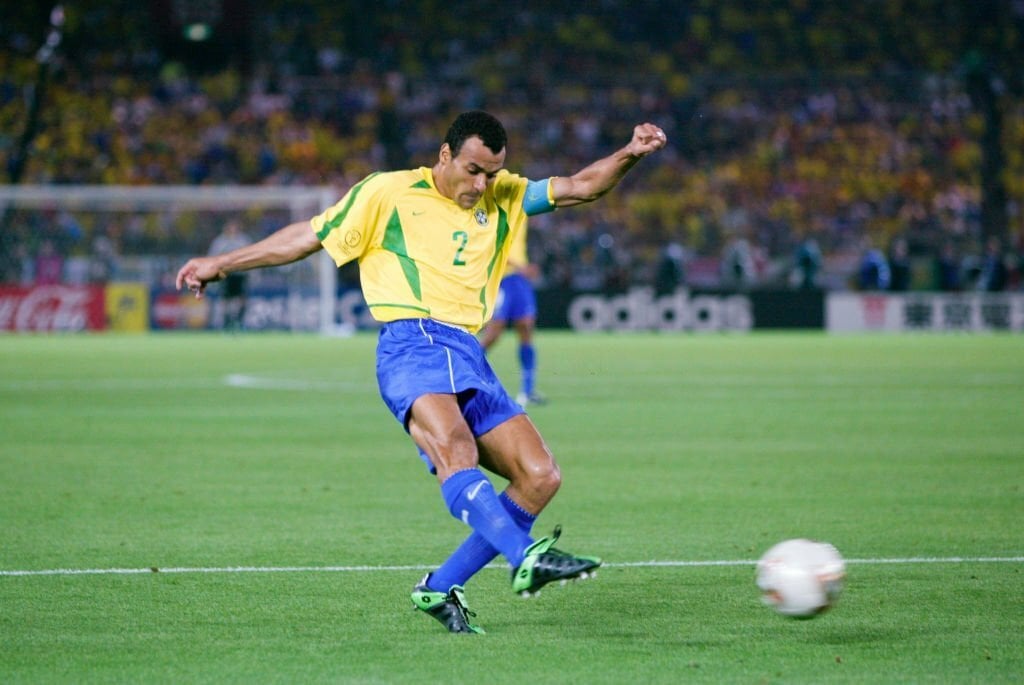 Cafu thi đấu tại World Cup 2002. (Ảnh: Getty)