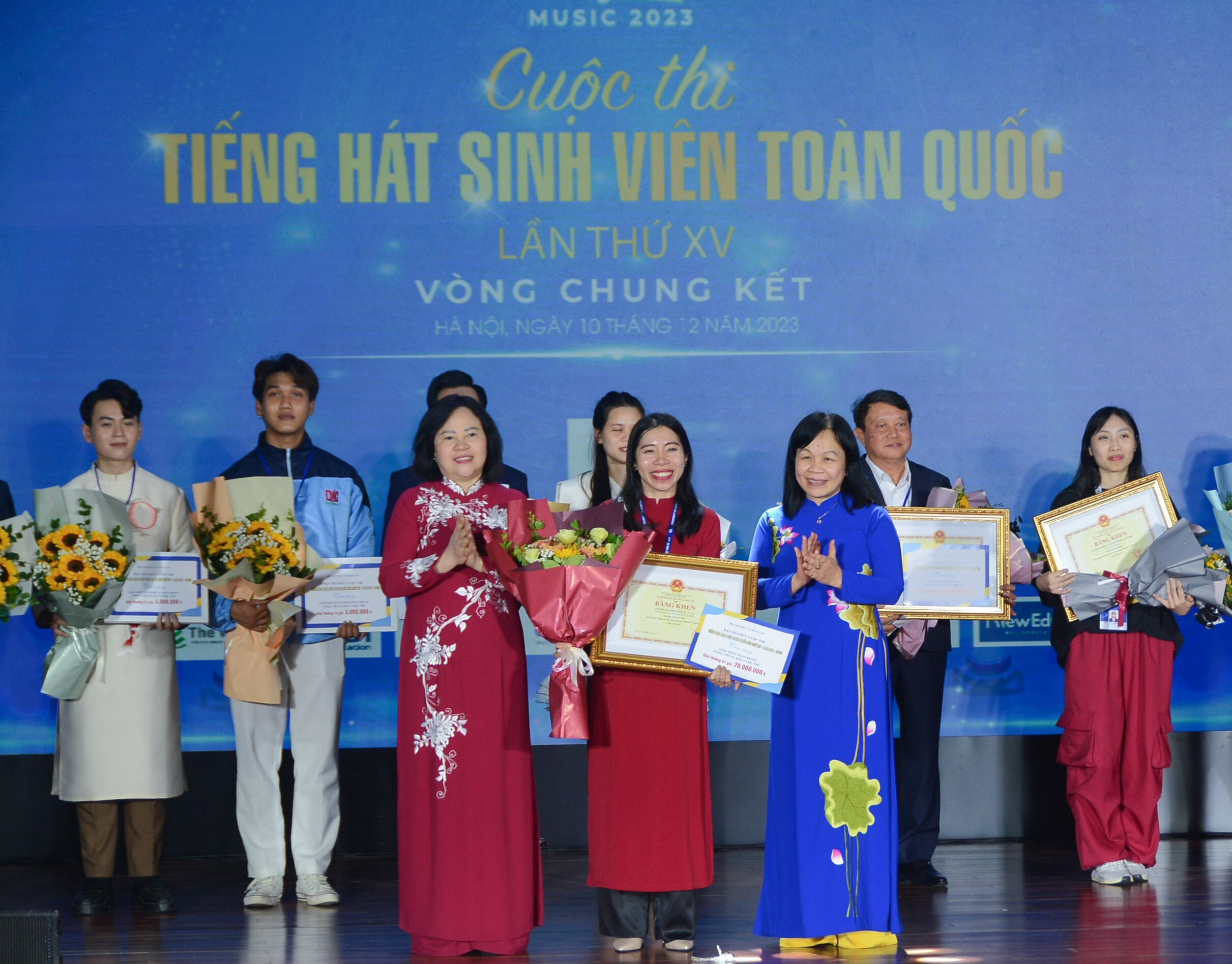 Ban Tổ chức cũng đã trao giải Nhất toàn đoàn được trao cho trường Đại học Kinh tế - Luật (Đại học Quốc gia TP.HCM).