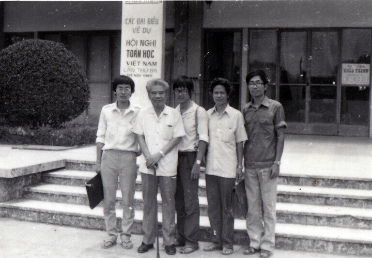 GS Tạ Quang Bửu là người mạnh dạn xoá bỏ nhiều rào cản và thành kiến về lý lịch trong việc tuyển mộ người tài đi đào tạo, phát triển ngành khoa học kỹ thuật nước nhà. (Ảnh: Gia đình cung cấp)