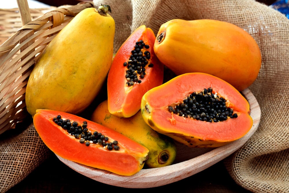 Hoa quả chín chứa nhiều vitamin A giúp tăng cường tế bào biểu mô của hệ hô hấp. (Ảnh minh hoạ)