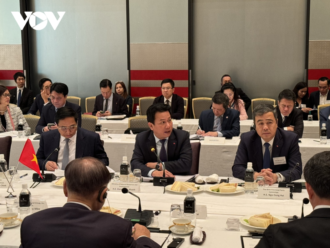 Thủ tướng tọa đàm với các tập đoàn hàng đầu Nhật Bản.