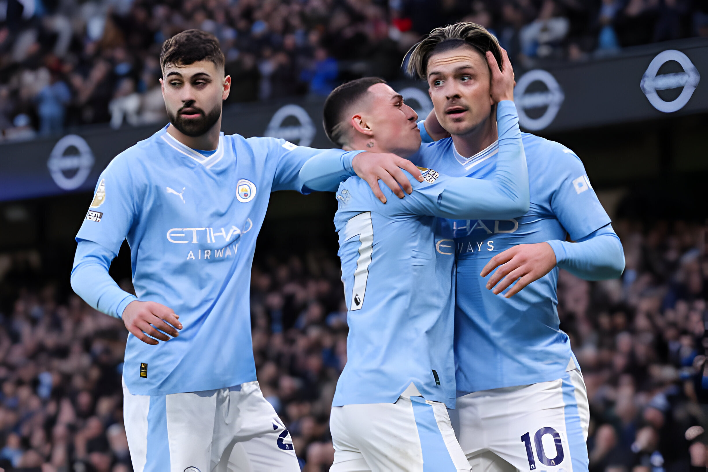 Man City dẫn trước 2 bàn nhưng vẫn bị cầm hòa. (Ảnh: Getty Images)