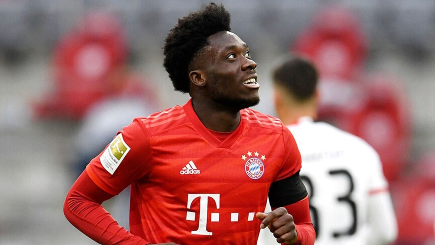 Hậu vệ Alphonso Davies (Bayern - 70 triệu euro): Davies là hậu vệ biên có tốc độ và khả năng hỗ trợ tấn công hàng đầu châu Âu.