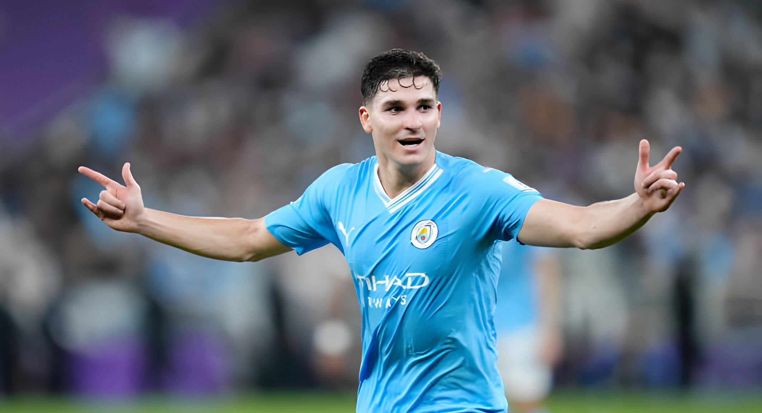 Alvarez được kì vọng ghi bàn thắng cho Man City.